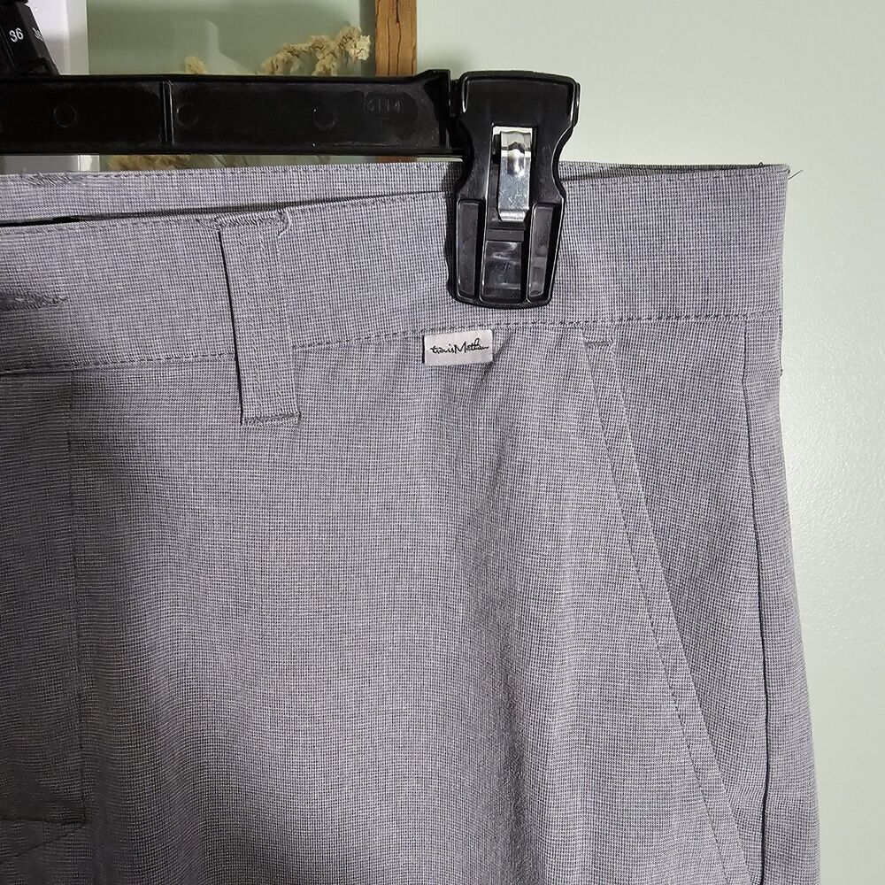 Travis Mathew Beck Golf Short 9"‎ Inseam Light Gray Mens 34 - Picture 2 of 6